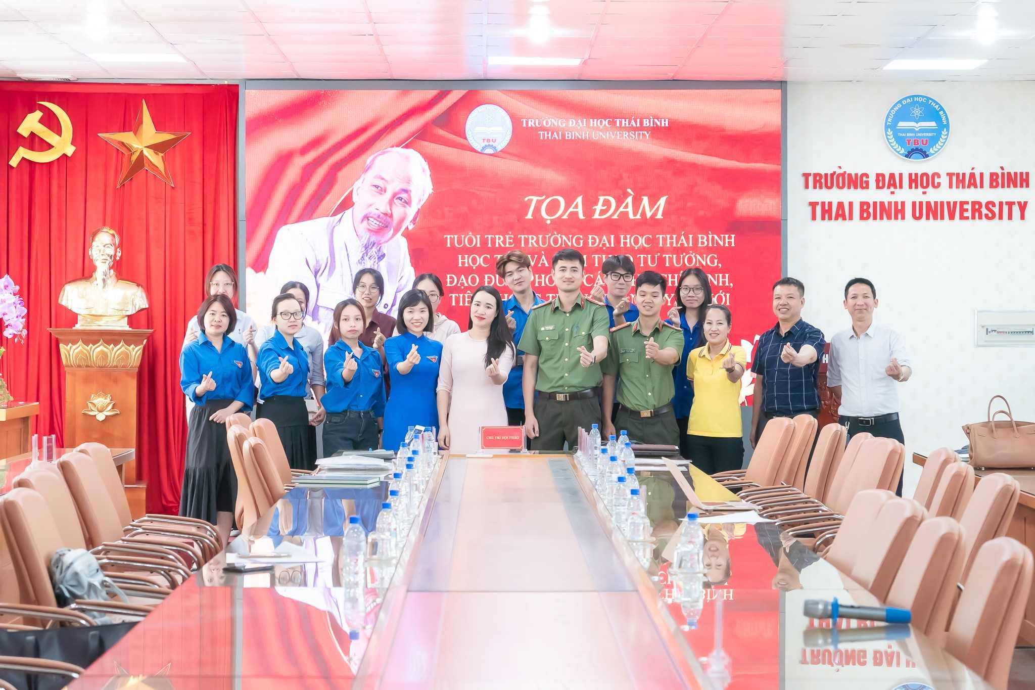TỌA ĐÀM "TUỔI TRẺ TRƯỜNG ĐẠI HỌC THÁI BÌNH – HỌC TẬP VÀ LÀM THEO LỜI BÁC, TIÊN PHONG TRONG KỶ NGUYÊN MỚI"